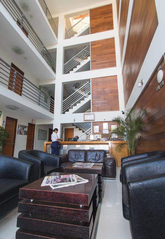 פוקאלפה Hotel Boulevard Plaza מראה חיצוני תמונה